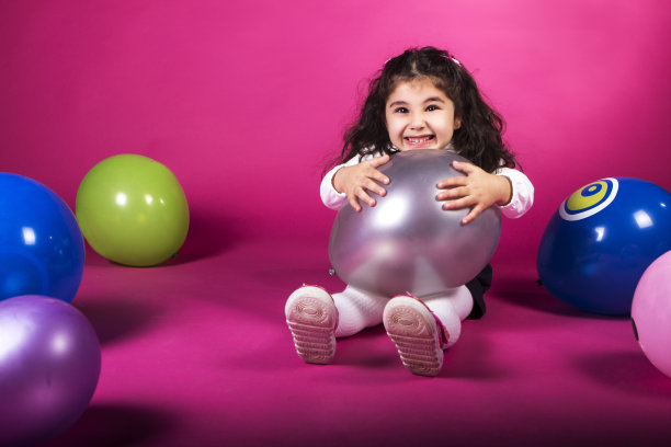 可爱的小女孩图片下载