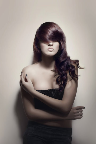 深色的头发颜色图片下载