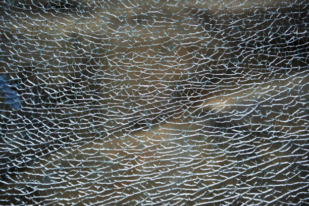 玻璃意外破碎图片下载