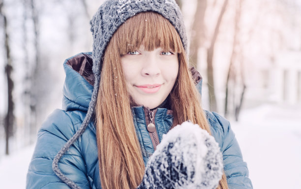 冬天的女孩图片下载