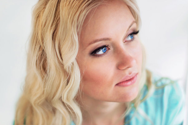 美丽的女孩图片下载