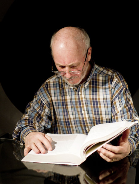 人阅读图片下载