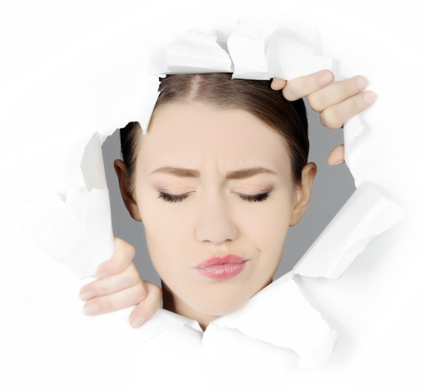 生气的女人图片下载