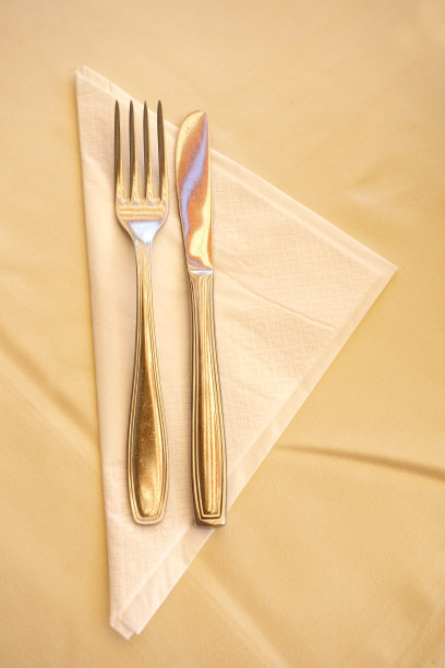 叉子，刀子和餐巾图片下载