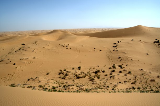 中国内蒙古腾格里沙漠景观图片下载