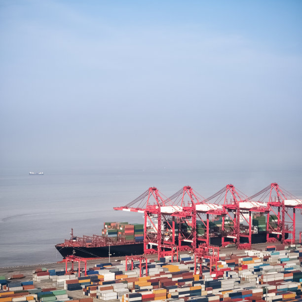 集装箱码头及海轮图片下载