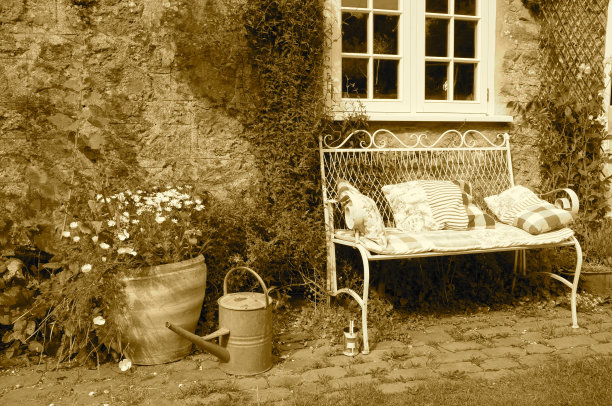 老式的花园长椅上图片下载