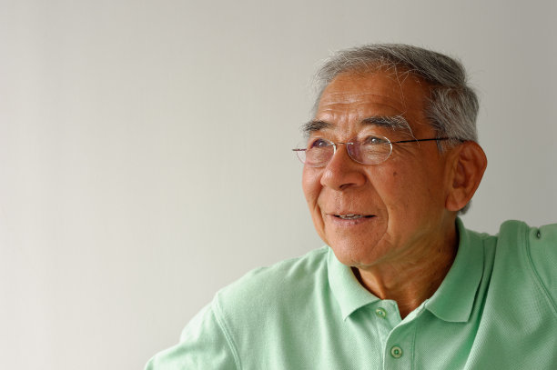 亚洲资深男性图片下载