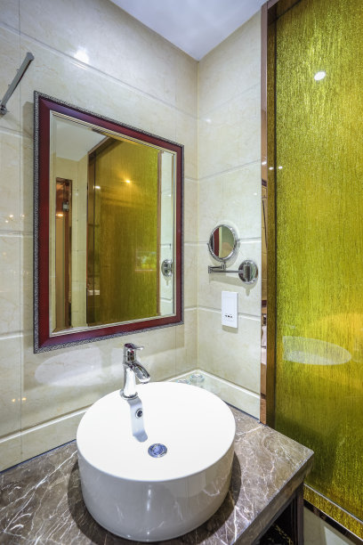 现代浴室内部图片下载