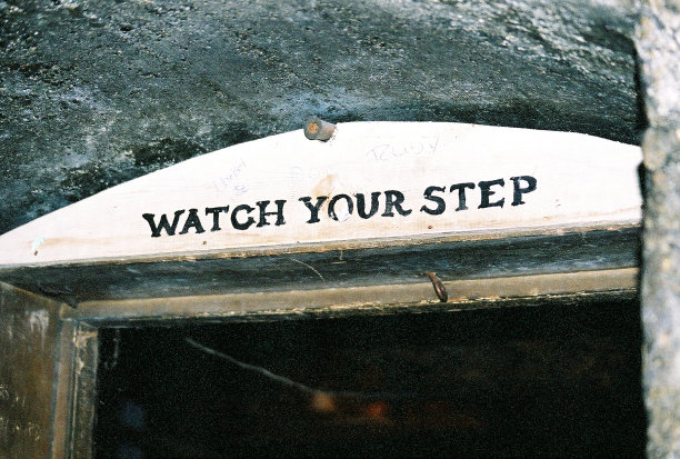 注意脚下图片下载