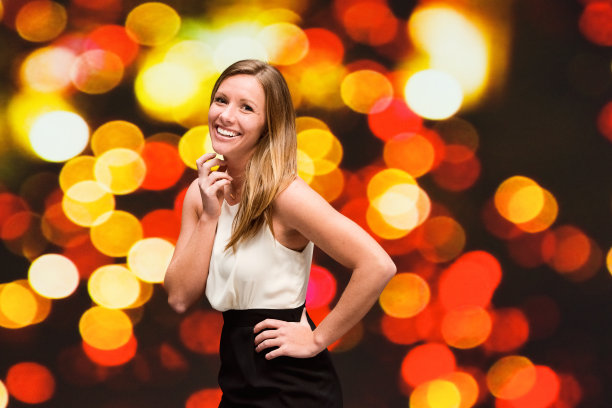 美丽的女人前面的散景背景图片下载