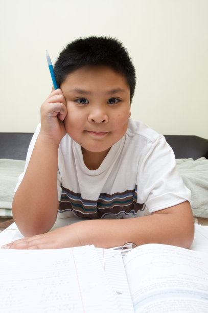 学校想男孩图片下载