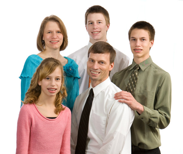 有三个孩子的家庭图片下载