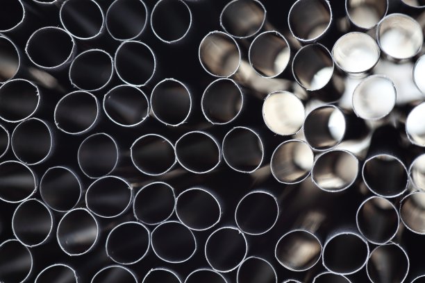 黑色吸管管-浅焦点图片下载