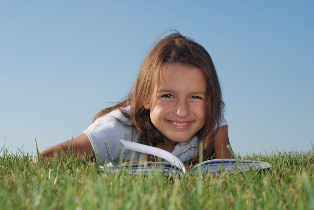 小女孩图片下载