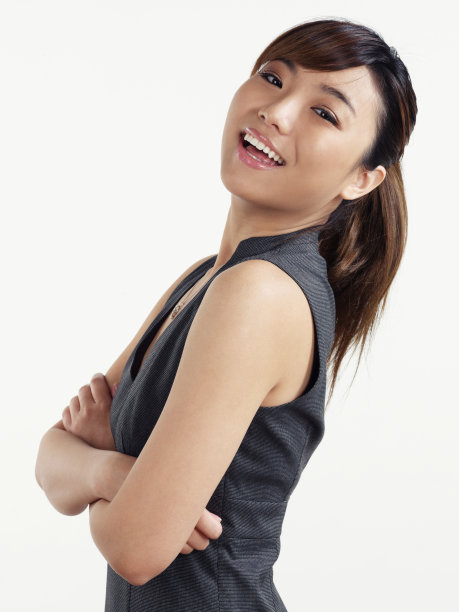 亚洲商业女性肖像双臂交叉图片下载
