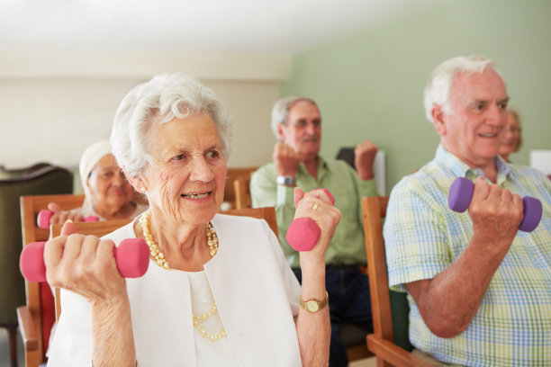 奶奶可以照顾自己图片下载