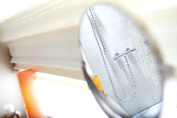 圆形浴室的镜子图片下载