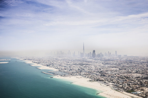 迪拜市中心摩天大楼和办公楼图片下载