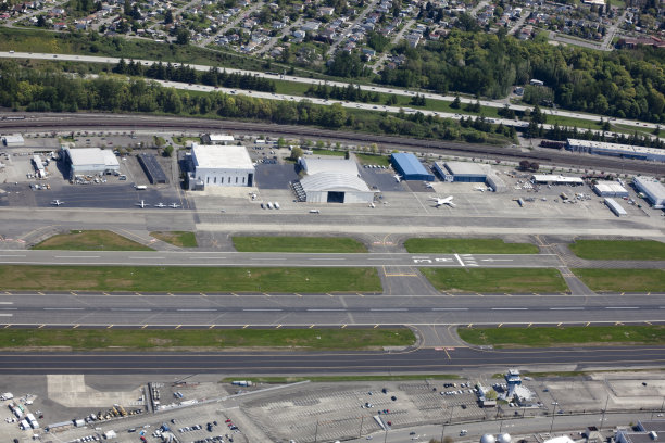 大西雅图市区和机场鸟瞰图图片下载