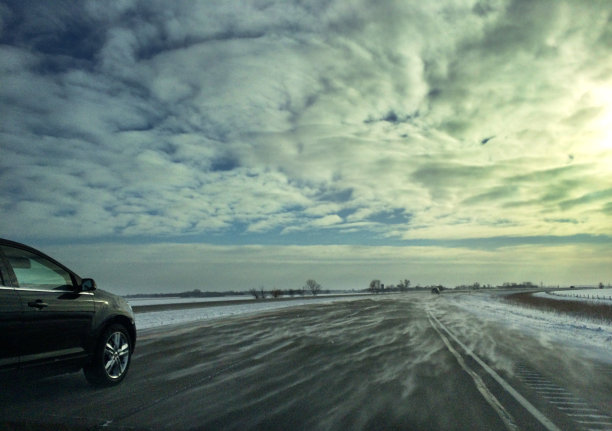 美国中西部冬季暴风雪图片下载