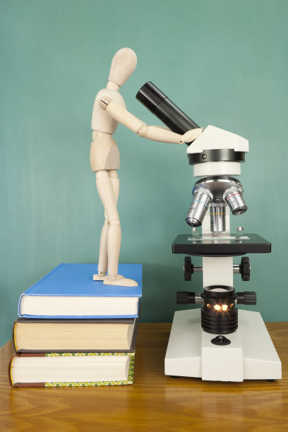 教室里的显微镜图片下载