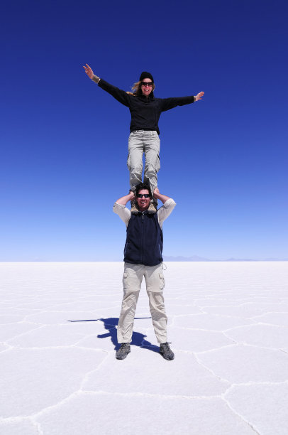 在盐滩上炫耀图片下载