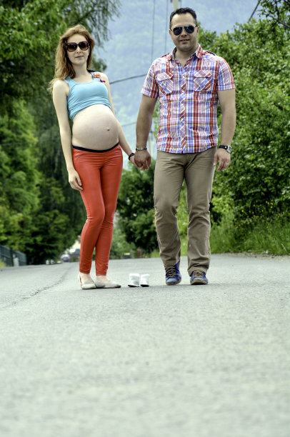 怀孕的夫妇图片下载