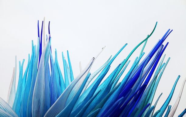 向外伸出的岩石图片下载