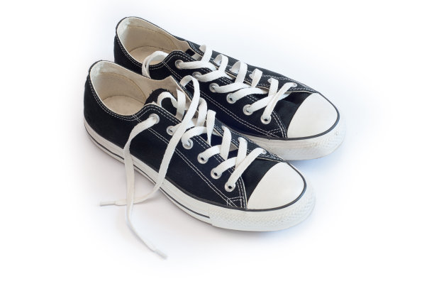 黑色帆布运动鞋图片下载