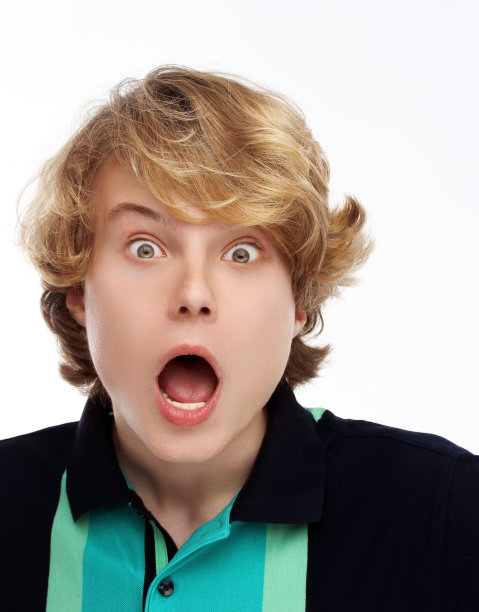 震惊的十几岁的男孩图片下载