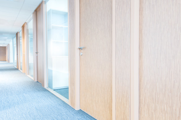 走廊和现代玻璃办公室图片下载