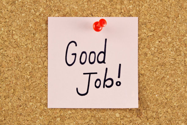 贴在公告板上的好纸条图片下载