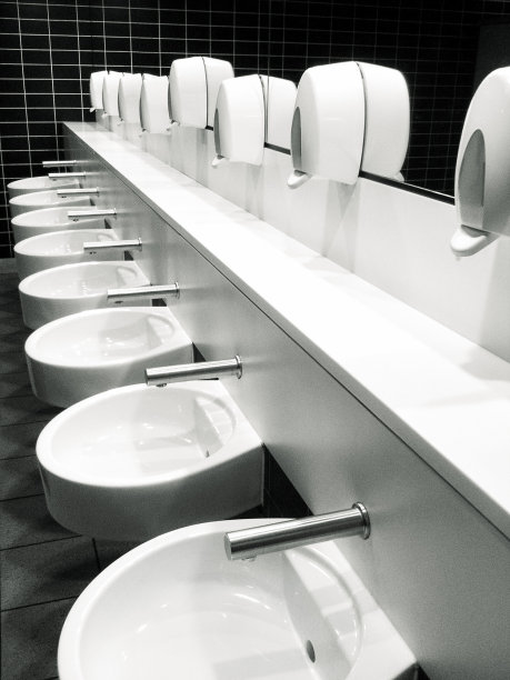 公共厕所的洗手盆图片下载