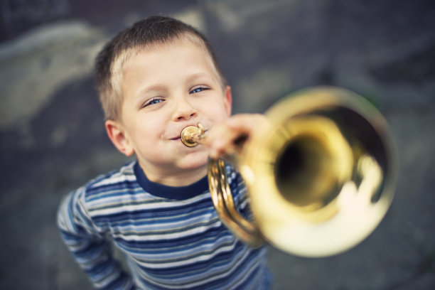 快乐的小喇叭图片下载