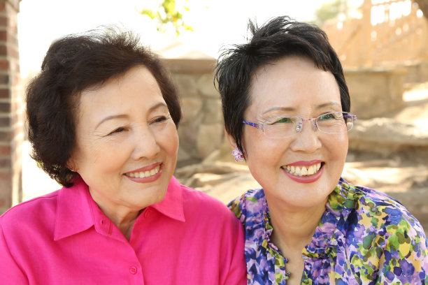 喜欢和朋友在一起图片下载