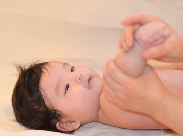 婴儿手按摩图片下载