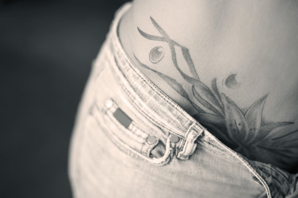 挑衅的纹身图片下载