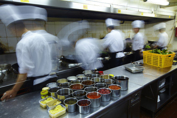 繁忙的商业厨房图片下载