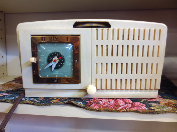 台旧收音机图片下载