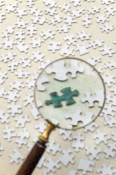 放大镜检查拼图图片下载