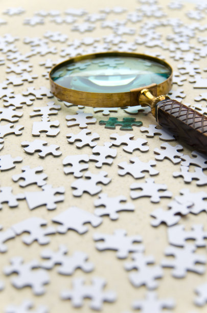 放大镜和拼图图片下载