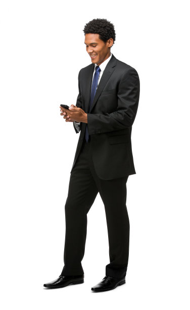 英俊的商业主管阅读信息图片下载