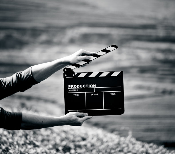 手握电影隔板图片下载