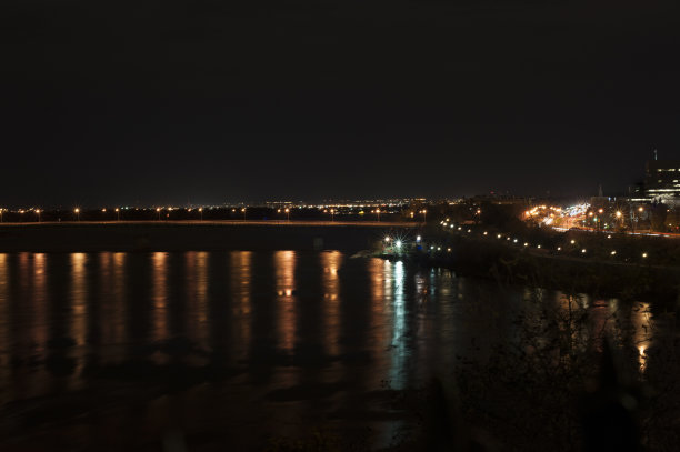 渥太华的麦克唐纳-卡地亚大桥图片下载