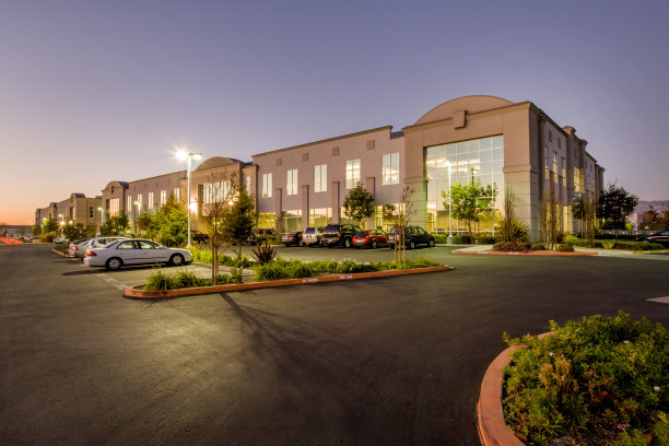 办公大楼,黄昏图片下载