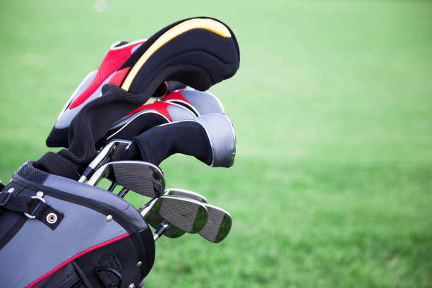 球场上的高尔夫俱乐部图片下载