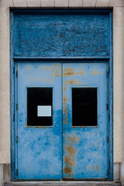 蓝色的门图片下载