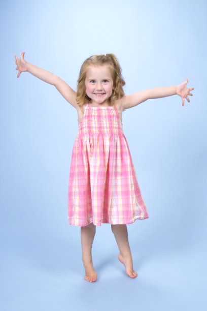 快乐的小女孩图片下载