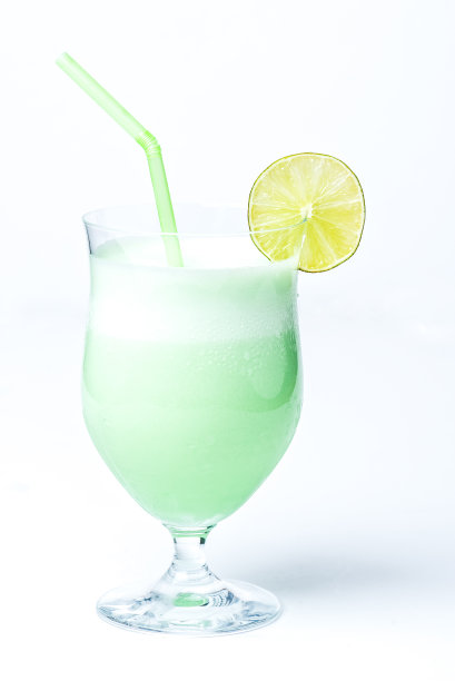 白色背景上的绿色奶昔图片下载